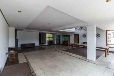 Sobrado com 4 Quartos para venda ou aluguel, 635m² no Alphaville, Santana de Parnaíba