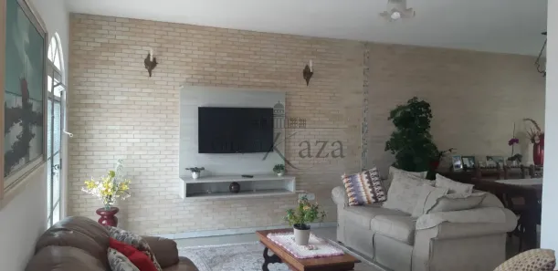 Casa com 3 Quartos à venda, 250m² no Vila Pinheiro, Jacareí