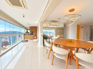 Apartamento com 4 Quartos à venda, 225m² no Gonzaga, Santos