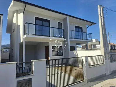 Sobrado com 3 Quartos à venda, 120m² no Forquilhas, São José