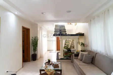 Casa de Condomínio com 4 Quartos para alugar, 317m² no Operária, Londrina