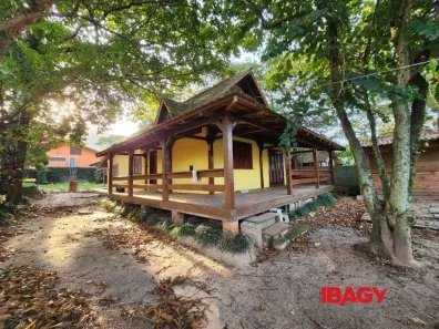 Casa com 4 Quartos para alugar, 120m² no Campeche, Florianópolis