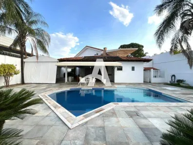 Casa com 5 Quartos para alugar, 400m² no Morada da Colina, Uberlândia