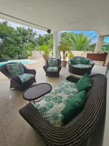 Casa de Condomínio com 5 Quartos para alugar, 180m² no Portão, Lauro de Freitas