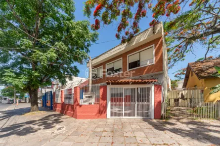 Casa com 6 Quartos à venda, 343m² no Passo da Areia, Porto Alegre