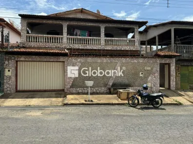 Casa com 4 Quartos à venda, 260m² no Vila Regina, Montes Claros
