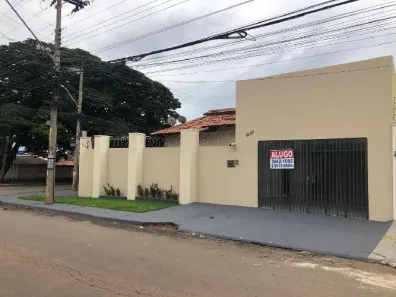 Casa com 3 Quartos para alugar, 420m² no Jardim América, Goiânia