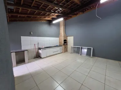 Casa com 3 Quartos para alugar, 156m² no Granada, Uberlândia