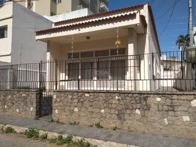 Casa com 3 Quartos à venda, 160m² no Centro, Campos dos Goytacazes