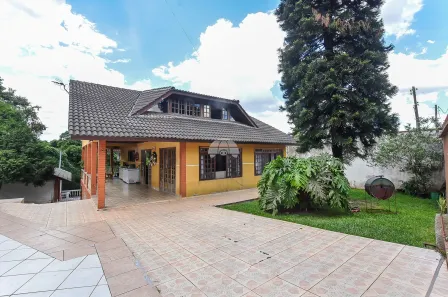 Casa com 5 Quartos à venda, 250m² no Costeira, Araucária