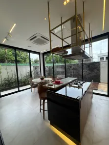 Casa de Condomínio com 4 Quartos para alugar, 265m² no Novo Aleixo, Manaus