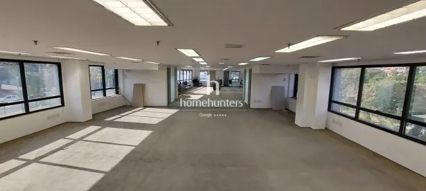 Sala Comercial para alugar, 226m² no Cambuí, Campinas
