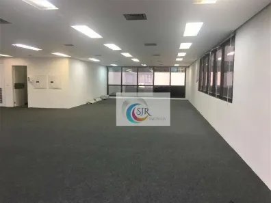 Sala Comercial para alugar, 251m² no Vila Olímpia, São Paulo
