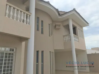 Casa com 4 Quartos à venda, 230m² no São Francisco, Ibiporã