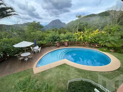 Casa com 6 Quartos à venda, 672m² no Itaipava, Petrópolis