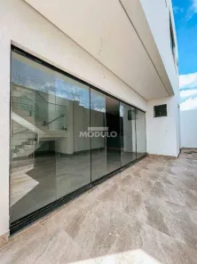 Casa com 3 Quartos à venda, 130m² no Novo Mundo, Uberlândia