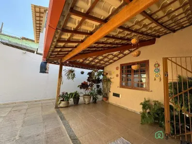 Casa com 3 Quartos à venda, 173m² no Jardim América, Belo Horizonte