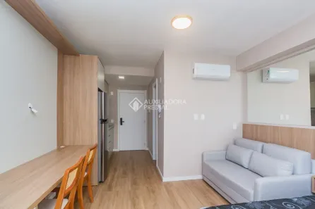 Apartamento com 1 Quarto para alugar, 26m² no Passo da Areia, Porto Alegre