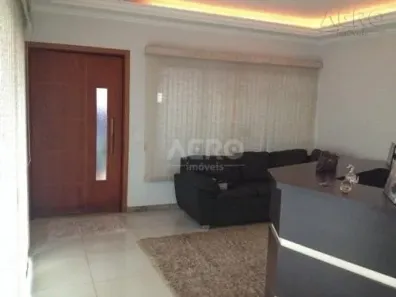 Casa com 3 Quartos à venda, 250m² no Jd Alvorada, Pederneiras