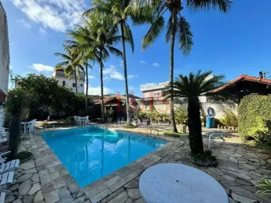 Casa com 6 Quartos à venda, 331m² no Piratininga, Niterói