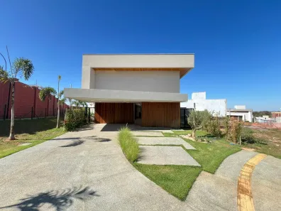 Casa de Condomínio com 4 Quartos à venda, 314m² no Setor Comercial, Senador Canedo