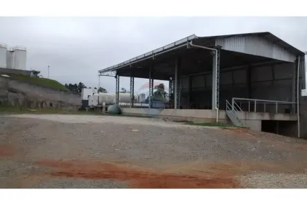 Galpão/Depósito/Armazém para alugar, 563m² no Rio Abaixo, Itaquaquecetuba