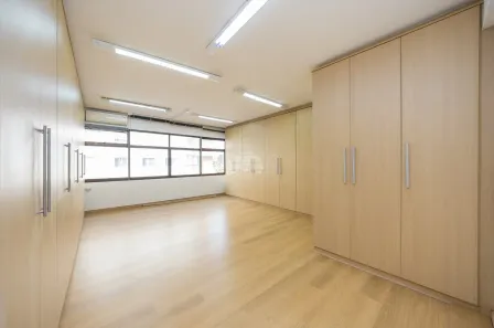Sala Comercial à venda, 47m² no Rebouças, Curitiba