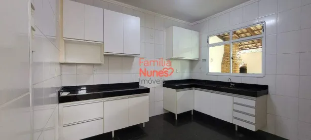 Casa de Condomínio com 4 Quartos à venda, 155m² no Centro, Contagem