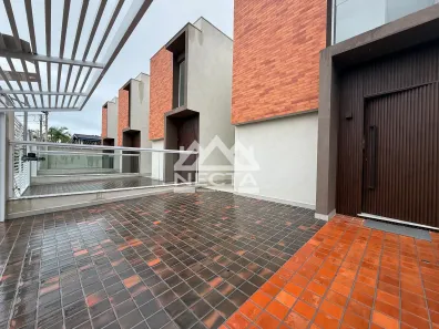 Sobrado com 3 Quartos à venda, 135m² no Bairro de Juquehy, São Sebastião