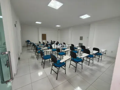 Ponto Comercial para alugar, 491m² no Dona Zulmira, Uberlândia