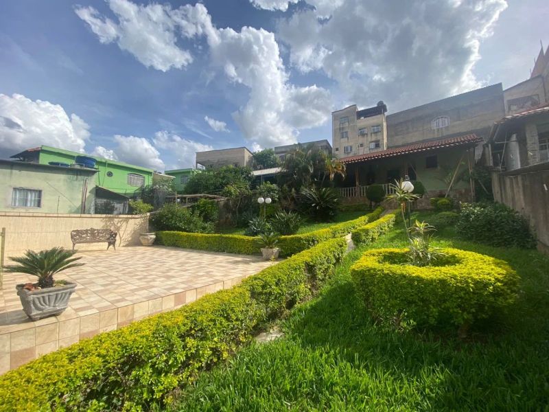 Casa com 3 quartos — Glória, Belo Horizonte