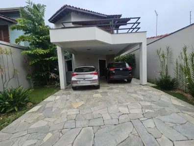 Sobrado com 4 Quartos à venda, 270m² no Vila Oliveira, Mogi das Cruzes