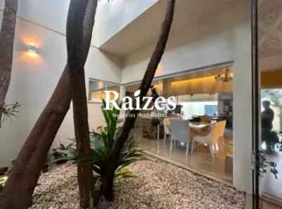 Casa com 3 Quartos à venda, 290m² no Jardim Karaíba, Uberlândia