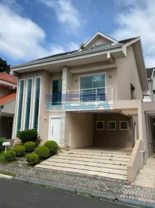 Sobrado com 3 Quartos para alugar, 247m² no Orleans, Curitiba