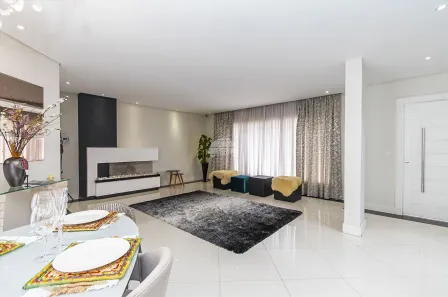 Sobrado com 3 Quartos à venda, 324m² no Orleans, Curitiba