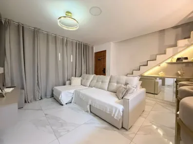 Sobrado com 3 Quartos para alugar, 124m² no Vila Bastos, Santo André