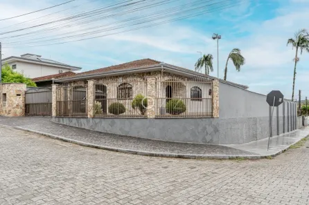 Casa com 4 Quartos à venda, 192m² no Vila Nova, Joinville
