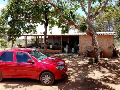 Fazenda/Sítio com 3 Quartos à venda, 2000m² no Setor Central, Goianápolis