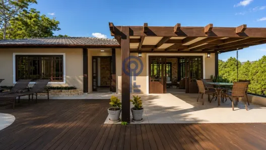 Casa com 6 Quartos para alugar, 314m² no Sambaqui, Florianópolis