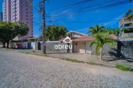 Casa com 4 Quartos à venda, 400m² no Tirol, Natal