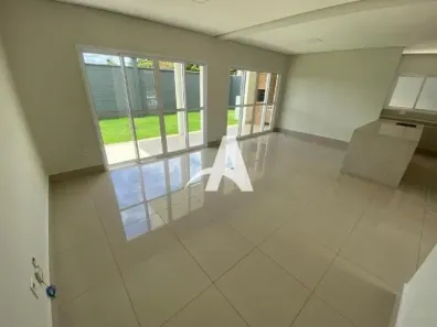 Casa de Condomínio com 4 Quartos para alugar, 175m² no Granja Marileusa, Uberlândia