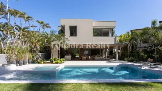 Casa de Condomínio com 9 Quartos à venda, 600m² no Tabatinga, Caraguatatuba