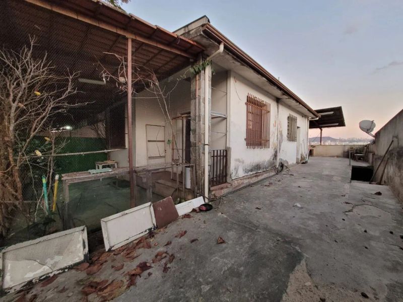 Casa com 3 quartos — Caiçaras, Belo Horizonte