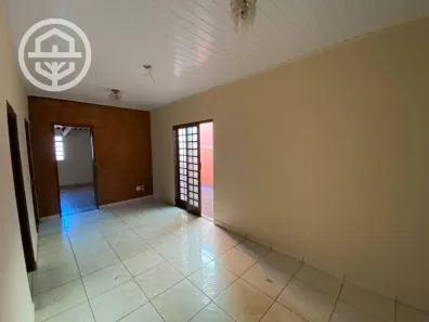 Casa com 3 Quartos para venda ou aluguel, 140m² no Baroni, Barretos