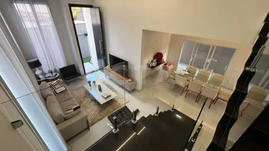 Casa com 3 Quartos à venda, 193m² no Jardim Colina, Uberlândia