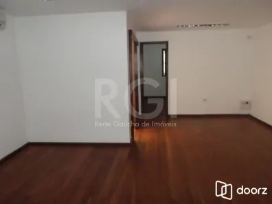 Imóvel Comercial à venda, 130m² no São Geraldo, Porto Alegre