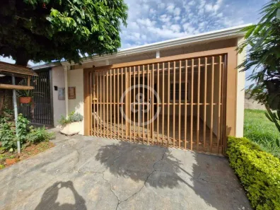 Casa com 2 Quartos para alugar, 100m² no Esmeralda, Cascavel