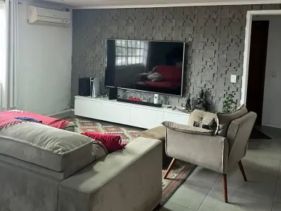 Casa com 4 Quartos à venda, 242m² no Cavalhada, Porto Alegre