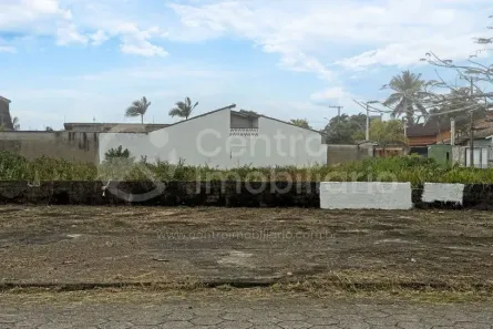 Lote/Terreno à venda, 391m² no Estância Balneária Maria Helena Novaes, Peruíbe