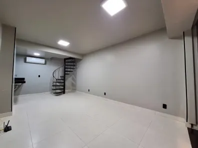 Sala Comercial com 2 Quartos para alugar, 46m² no Setor Central, Goiânia